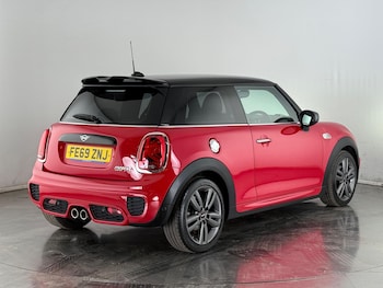 Used MINI Hatch 2019 for sale - 77181297: Photo