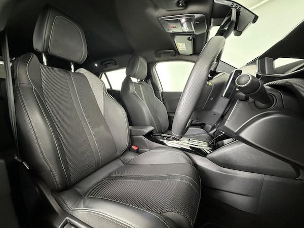 Used Peugeot 2008 2023 for sale - 76080368: Photo 16