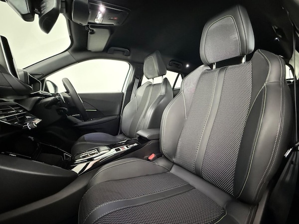 Used Peugeot 2008 2023 for sale - 76080368: Photo 18