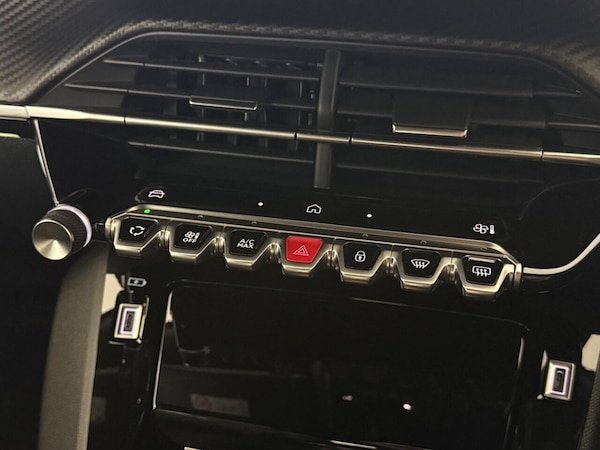 Used Peugeot 2008 2023 for sale - 76080368: Photo 38