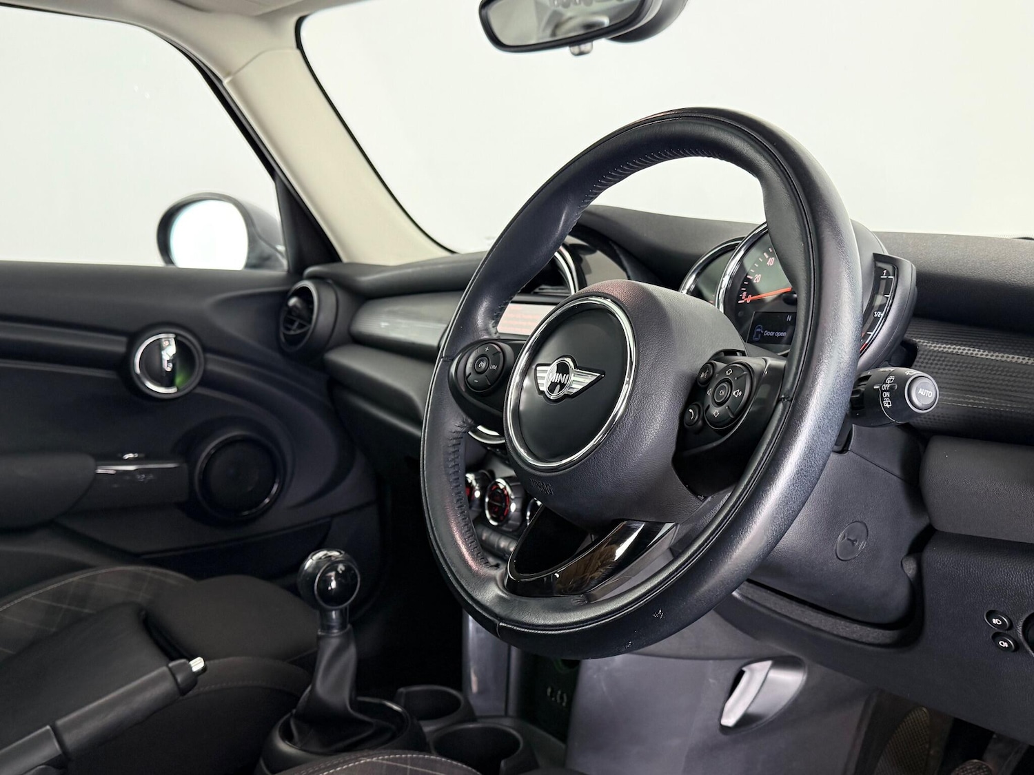 Used MINI Hatch 2018 for sale - 77259845: Photo 8