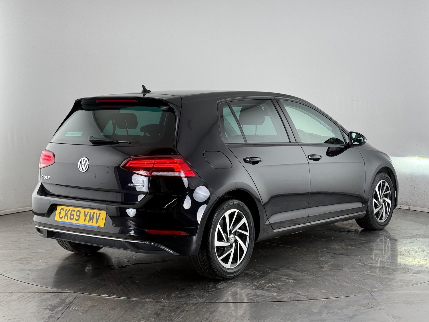 Used Volkswagen Golf 2019 for sale - 76468214: Photo 5
