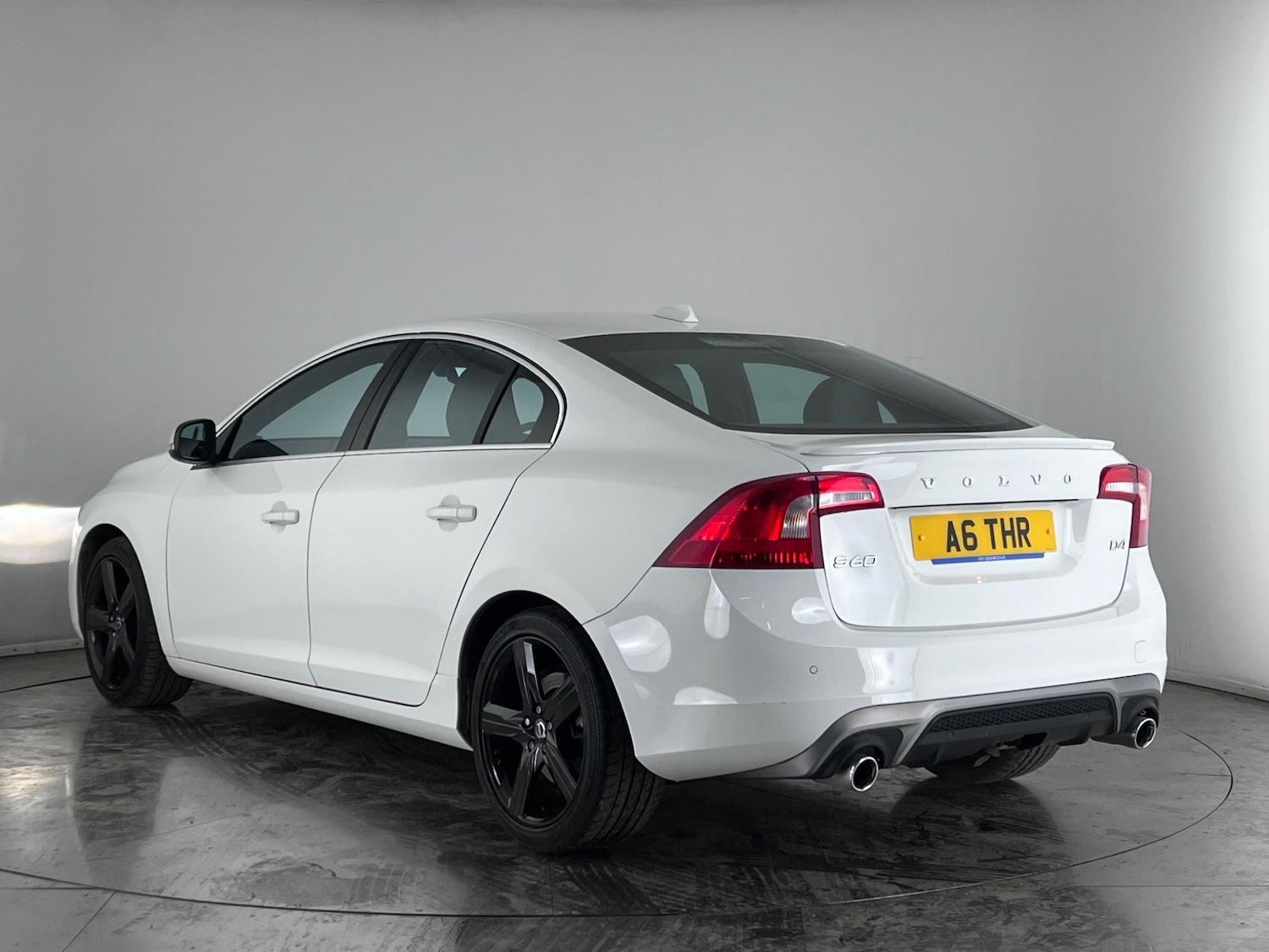 Used Volvo S60 2018 for sale - 77181256: Photo 4