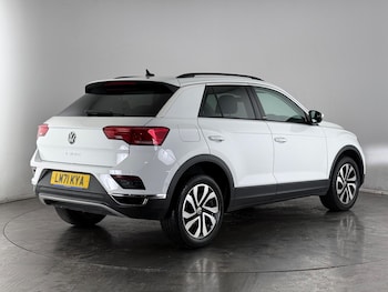 Used Volkswagen T-Roc 2021 for sale - 77246258: Photo