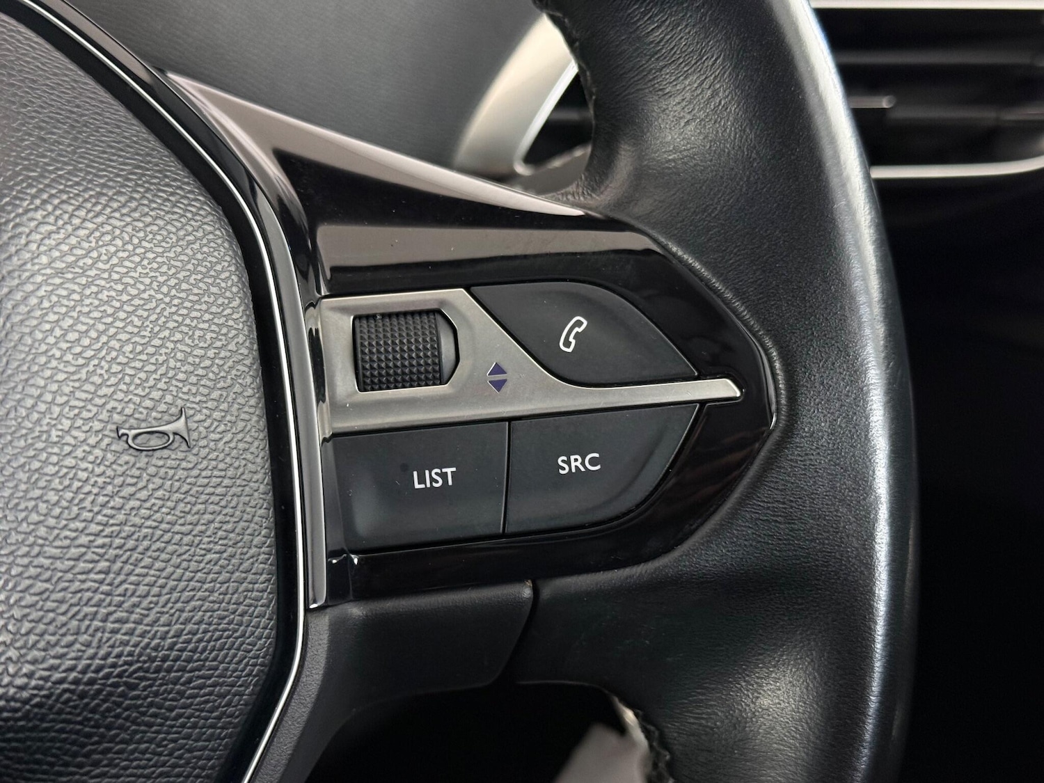 Used Peugeot 3008 2018 for sale - 76468774: Photo 25