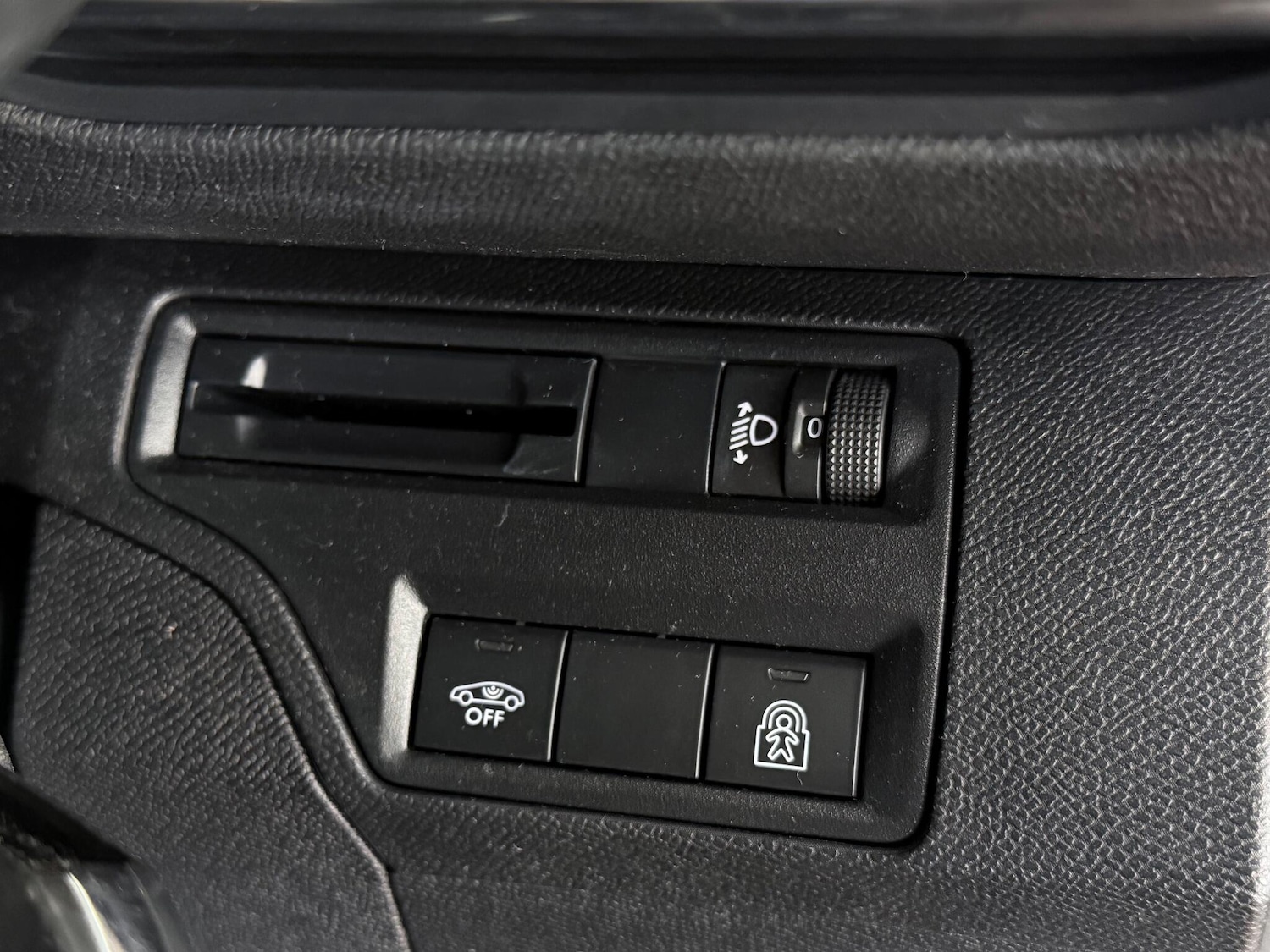 Used Peugeot 3008 2018 for sale - 76468774: Photo 40