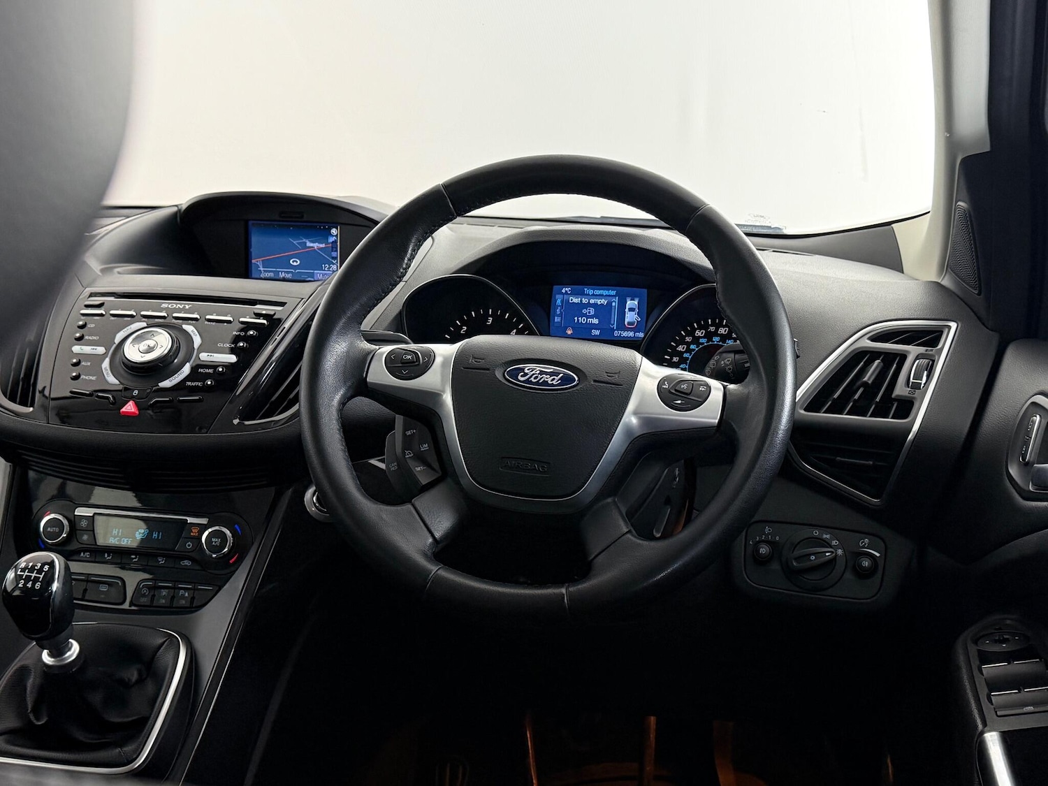 Used Ford Kuga 2015 for sale - 76539217: Photo 22