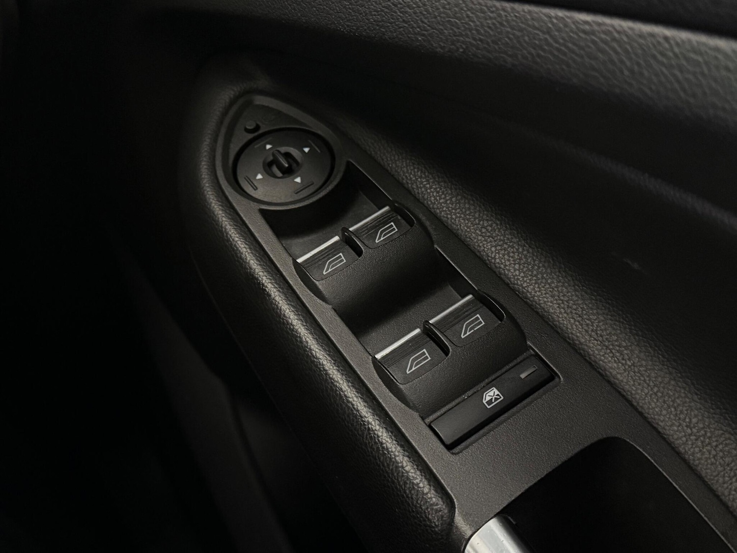 Used Ford Kuga 2015 for sale - 76539217: Photo 28