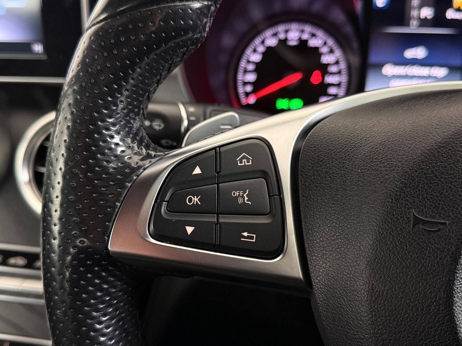 Used Mercedes-Benz C Class 2018 for sale - 77803031: Photo 18