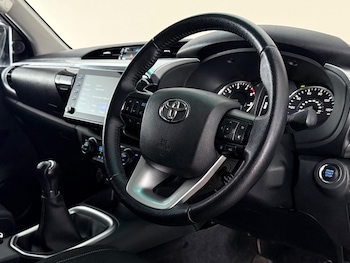 Used Toyota Hilux 2023 for sale - 79121914: Photo