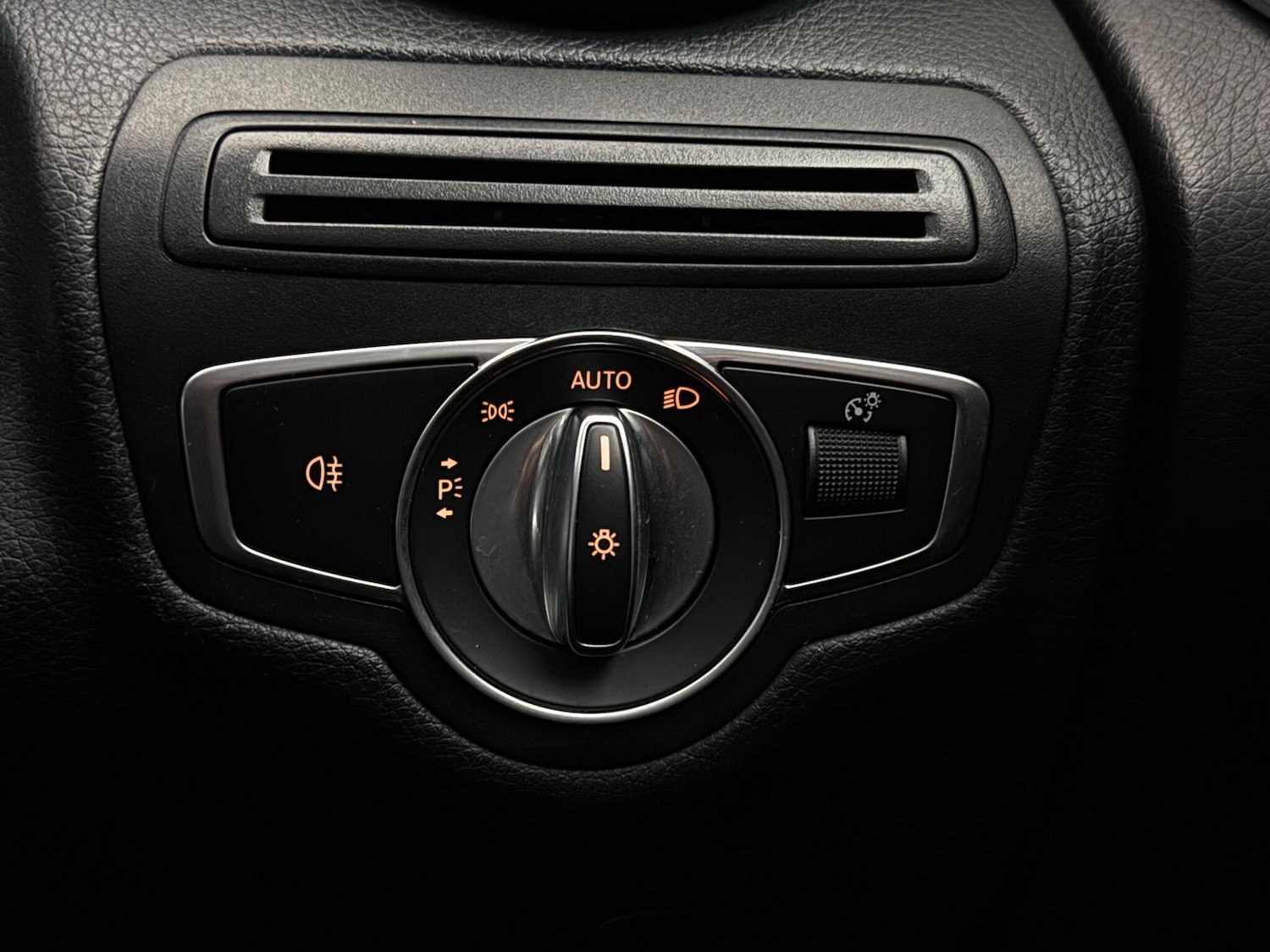 Used Mercedes-Benz GLC 2021 for sale - 77345803: Photo 27