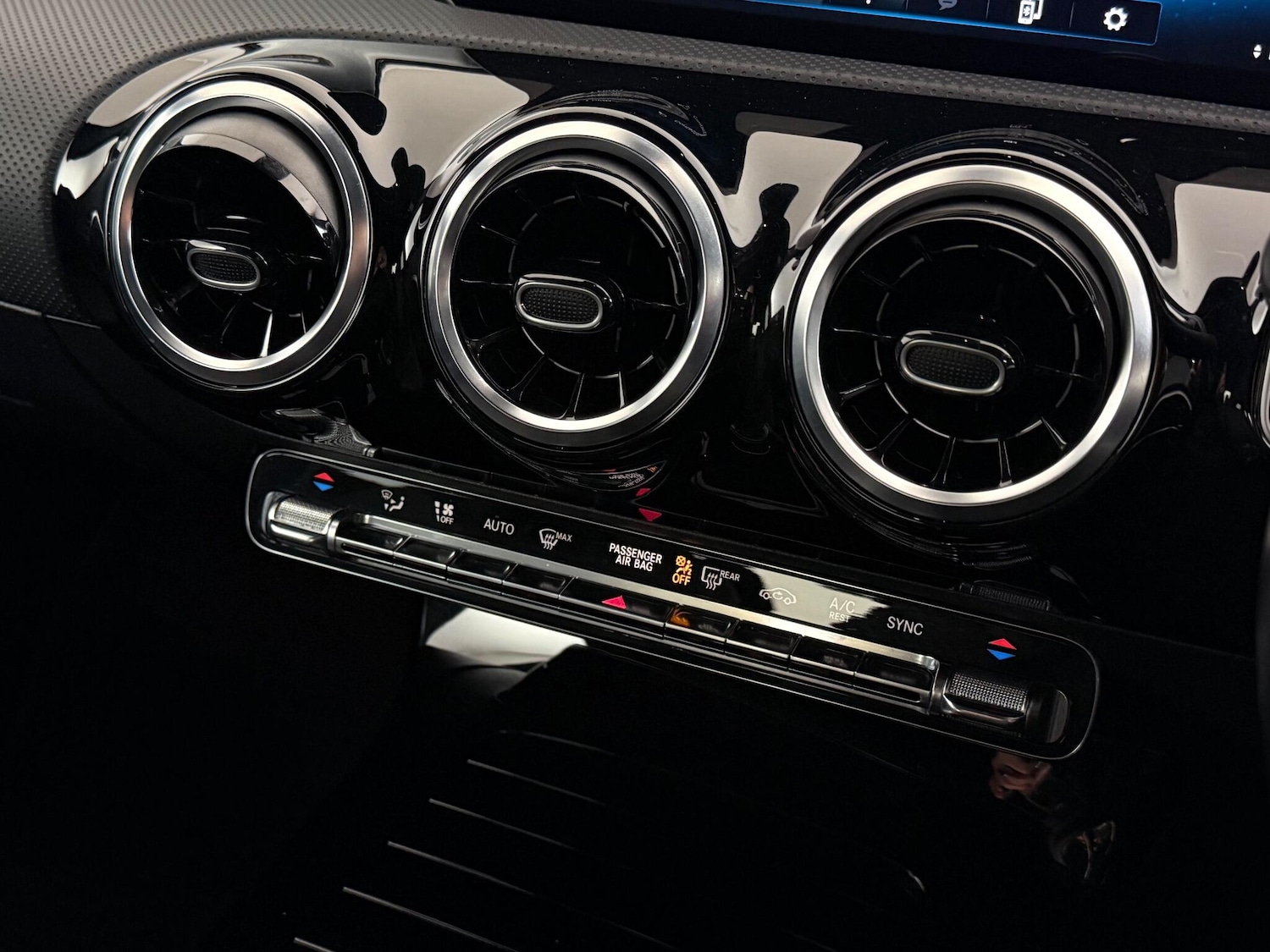 Used Mercedes-Benz CLA 2019 for sale - 76468364: Photo 42