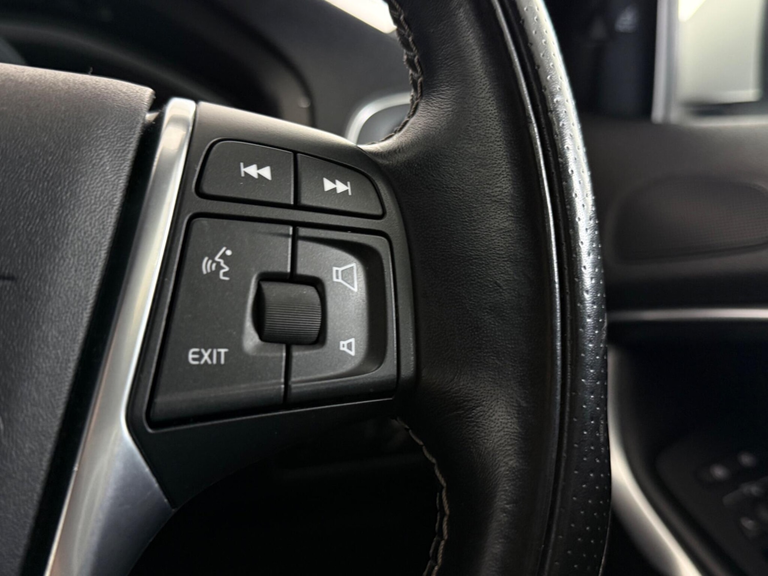 Used Volvo V40 2018 for sale - 77809253: Photo 15