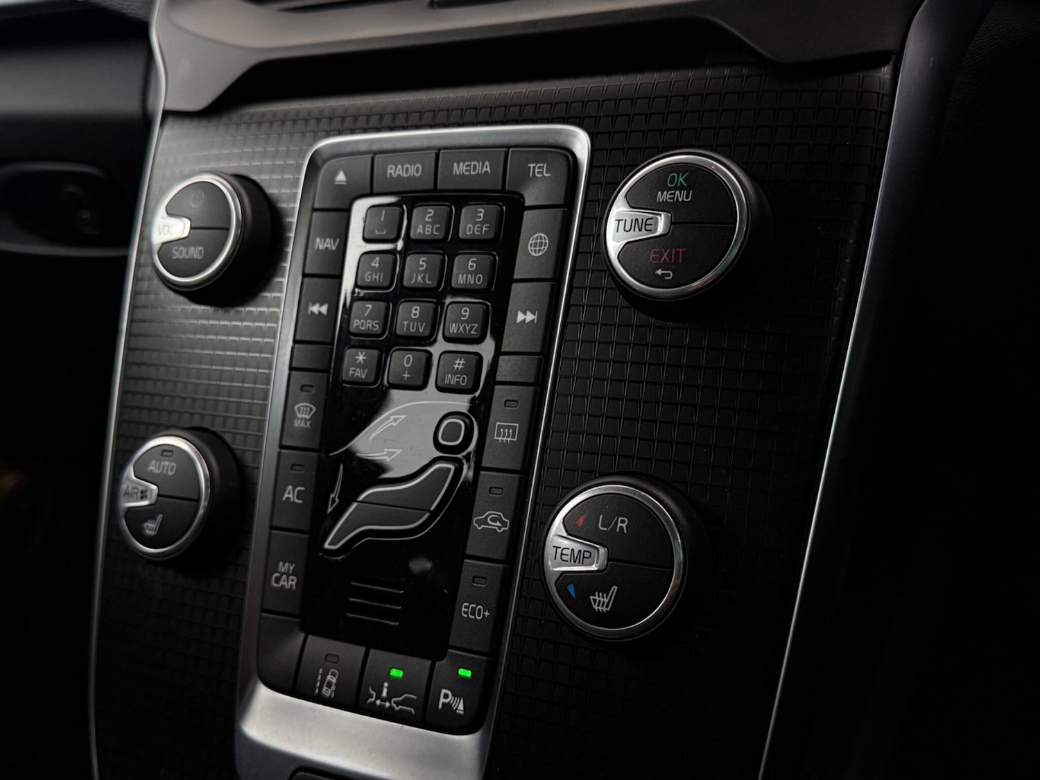 Used Volvo V40 2018 for sale - 77809253: Photo 24