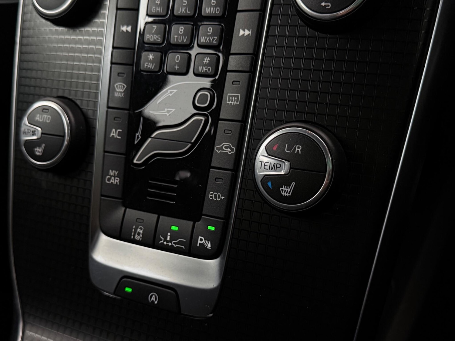 Used Volvo V40 2018 for sale - 77809253: Photo 25