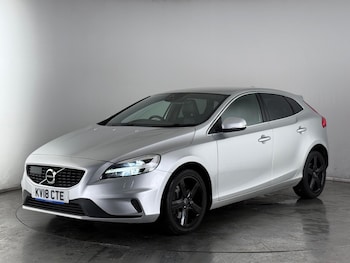 Used Volvo V40 2018 for sale - 77809253: Photo
