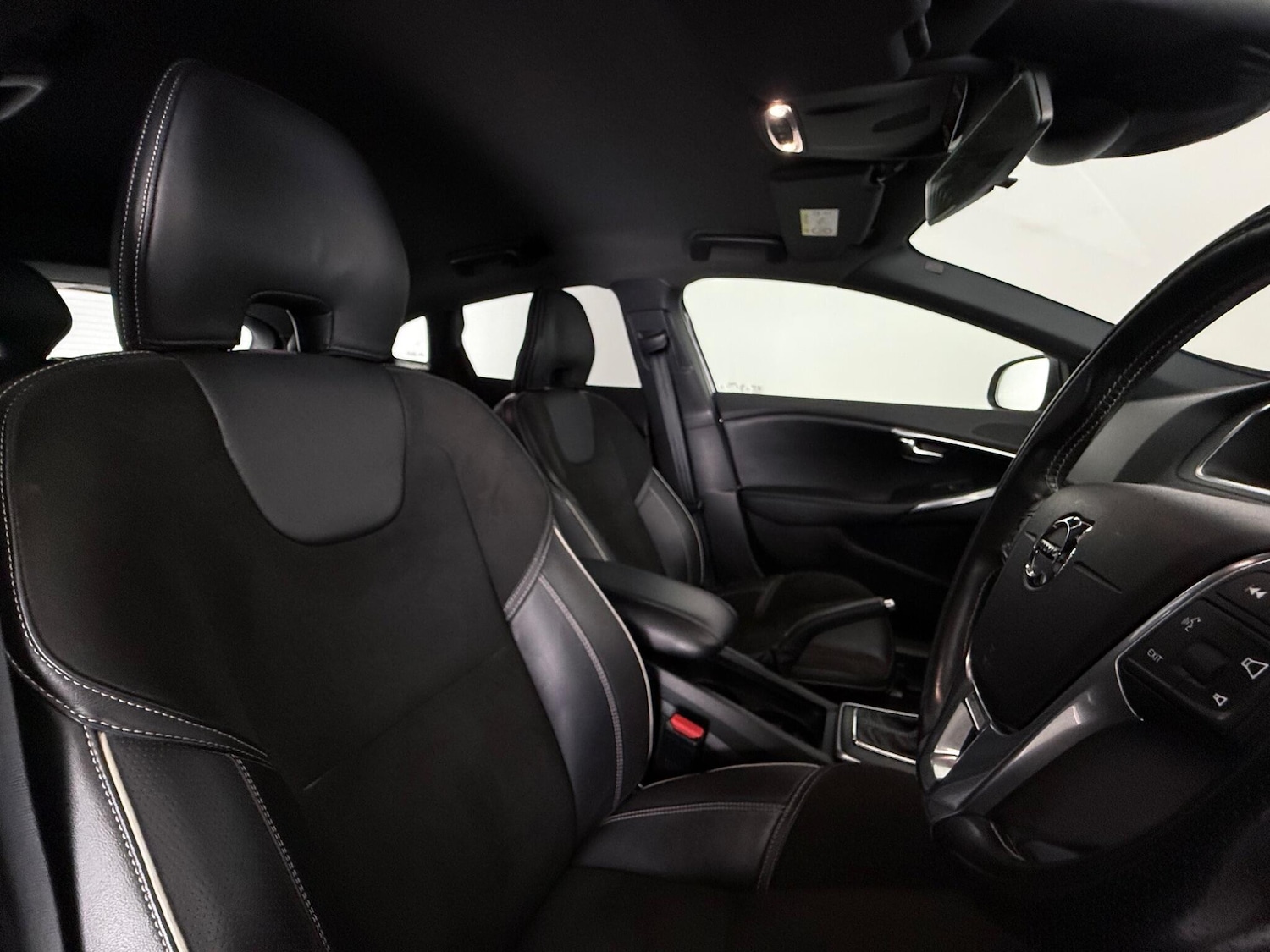 Used Volvo V40 2018 for sale - 77809253: Photo 8