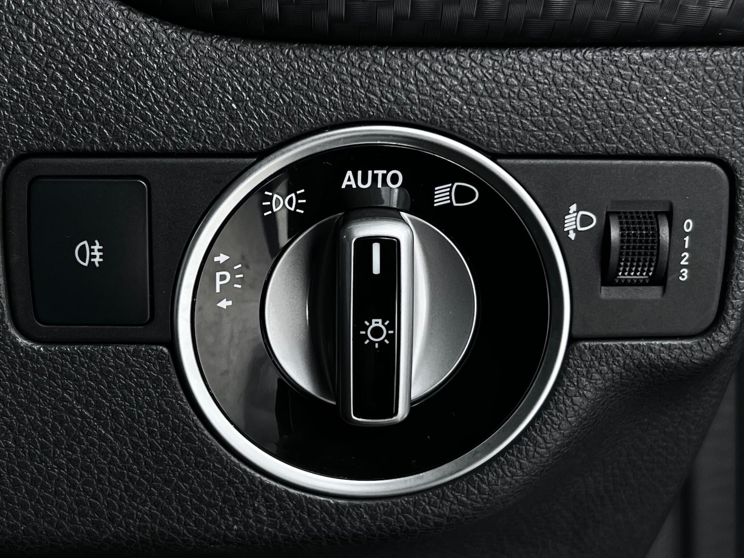 Used Mercedes-Benz A-Class 2017 for sale - 77029233: Photo 26