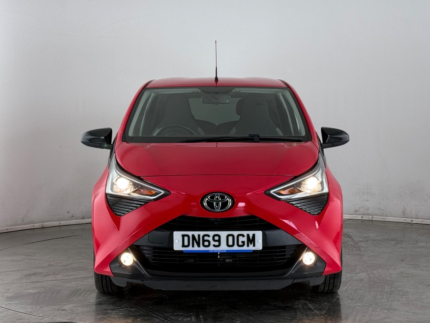 Used Toyota AYGO 2019 for sale - 77441519: Photo 2