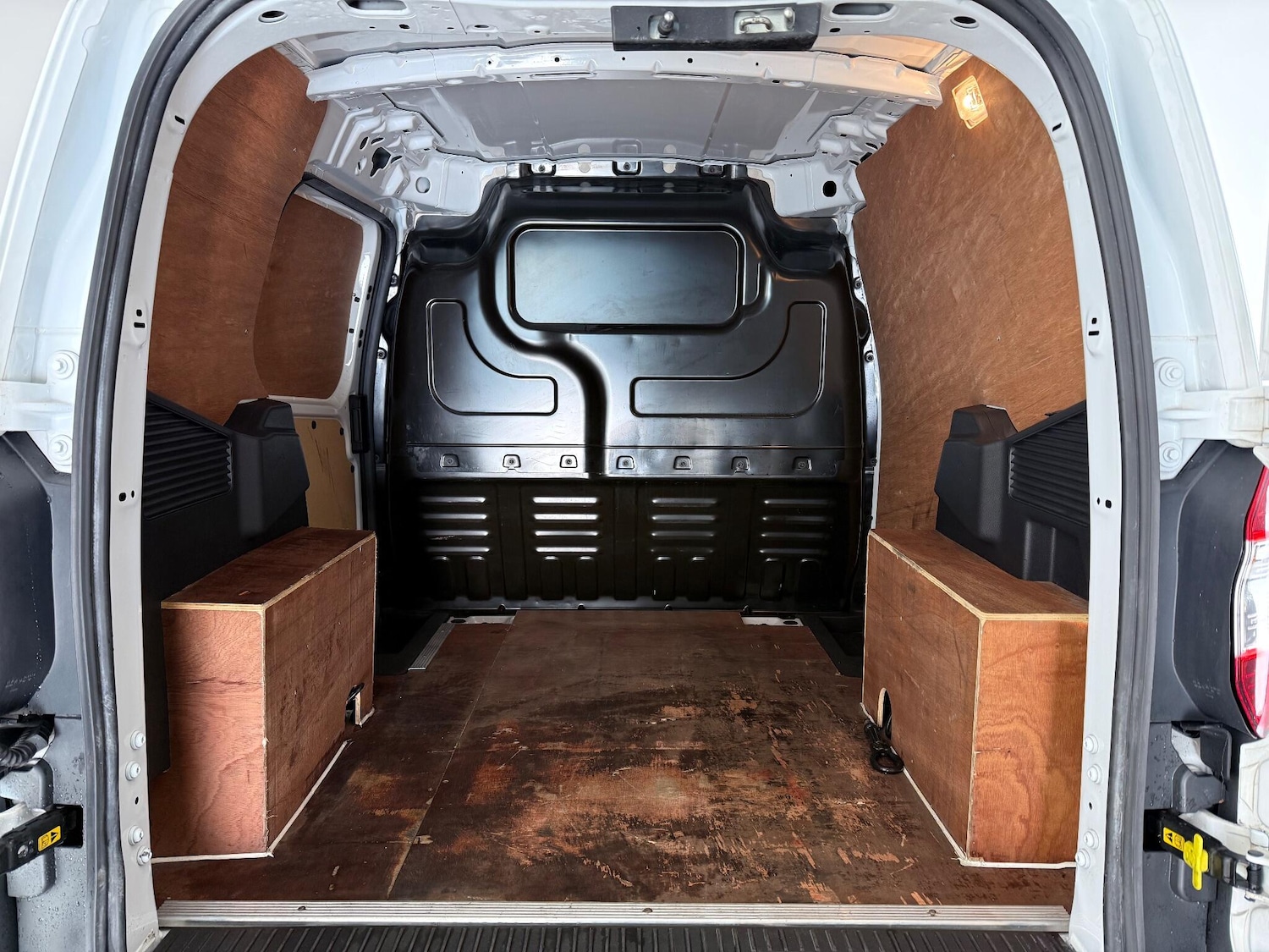 Used Ford Transit Courier 2017 for sale - 77181286: Photo 10