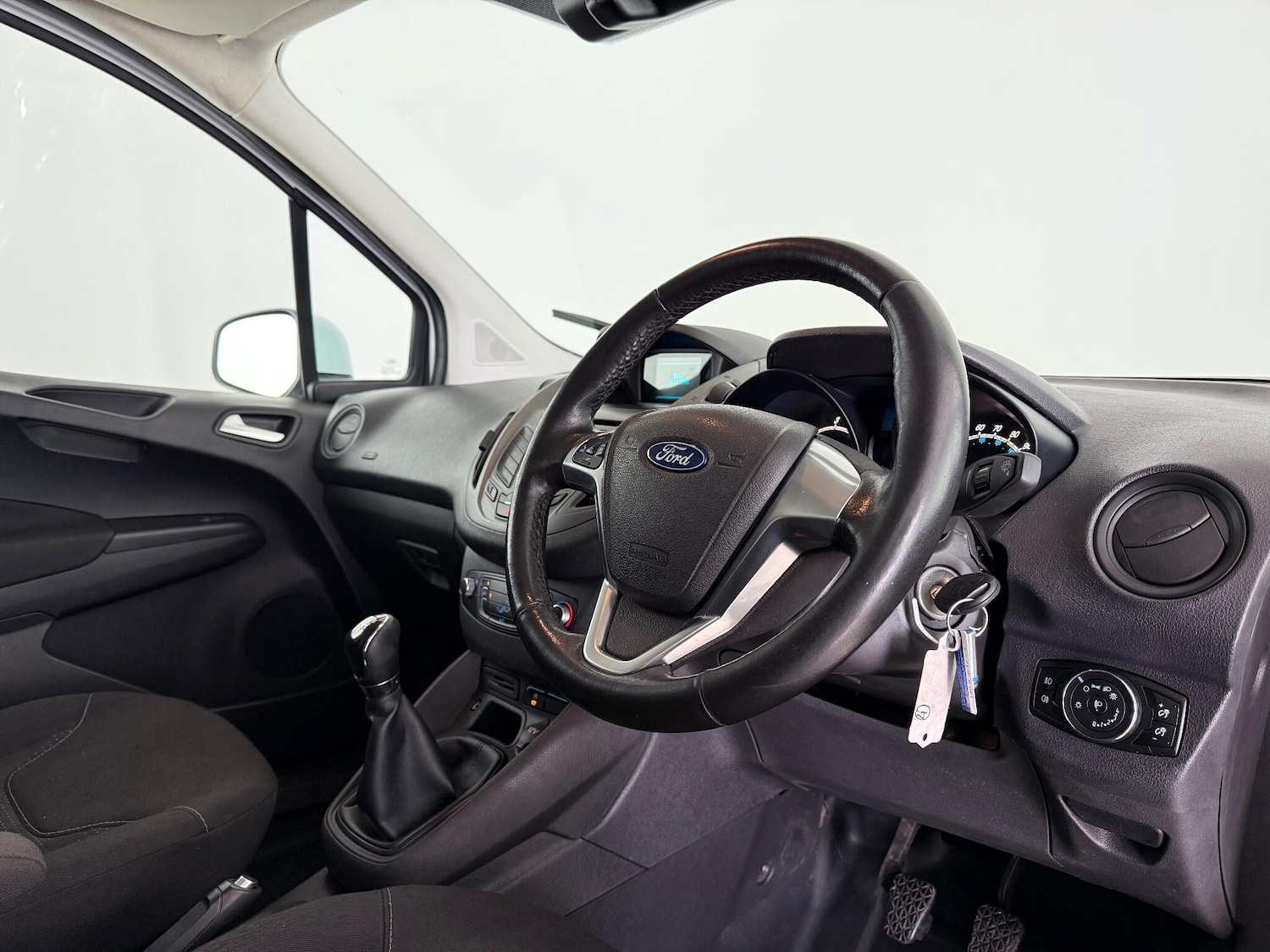 Used Ford Transit Courier 2017 for sale - 77181286: Photo 13