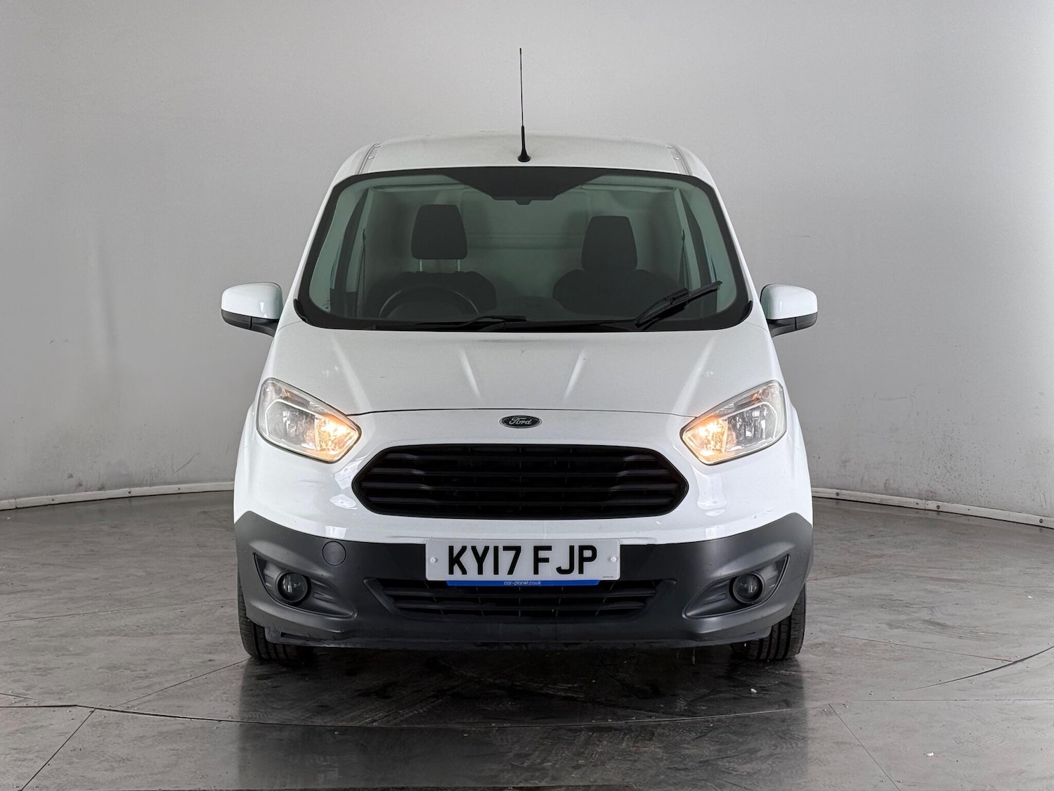 Used Ford Transit Courier 2017 for sale - 77181286: Photo 2