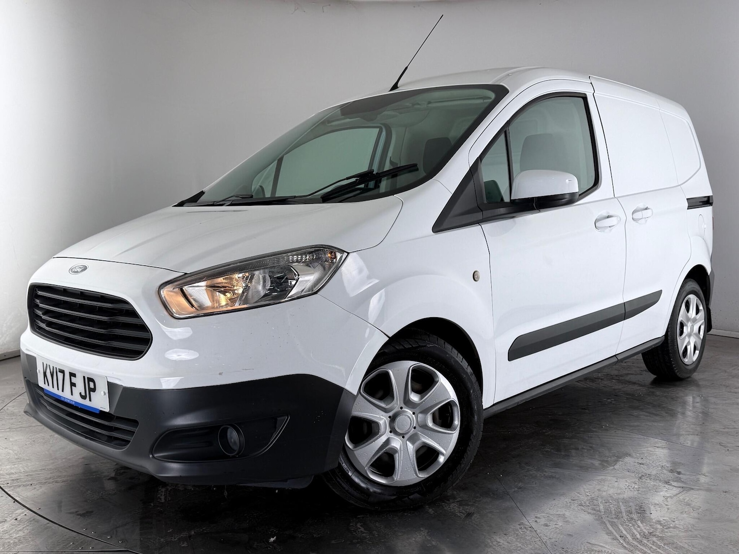 Used Ford Transit Courier 2017 for sale - 77181286: Photo 23