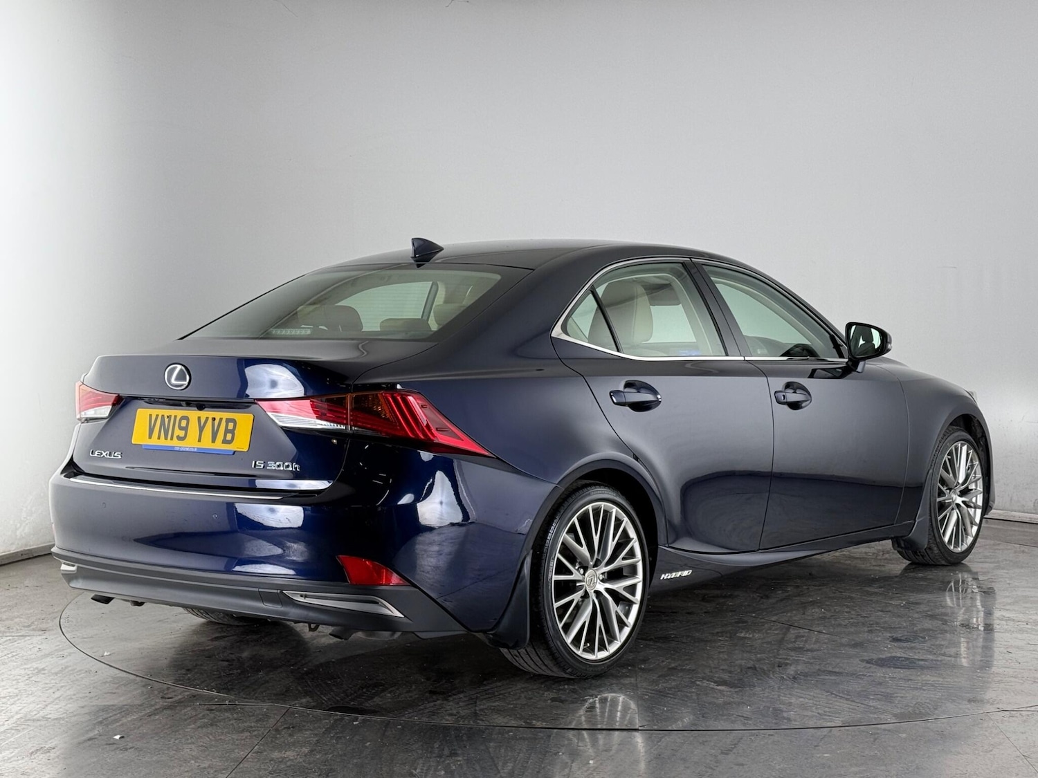 Used Lexus IS 2019 for sale - 77591197: Photo 3