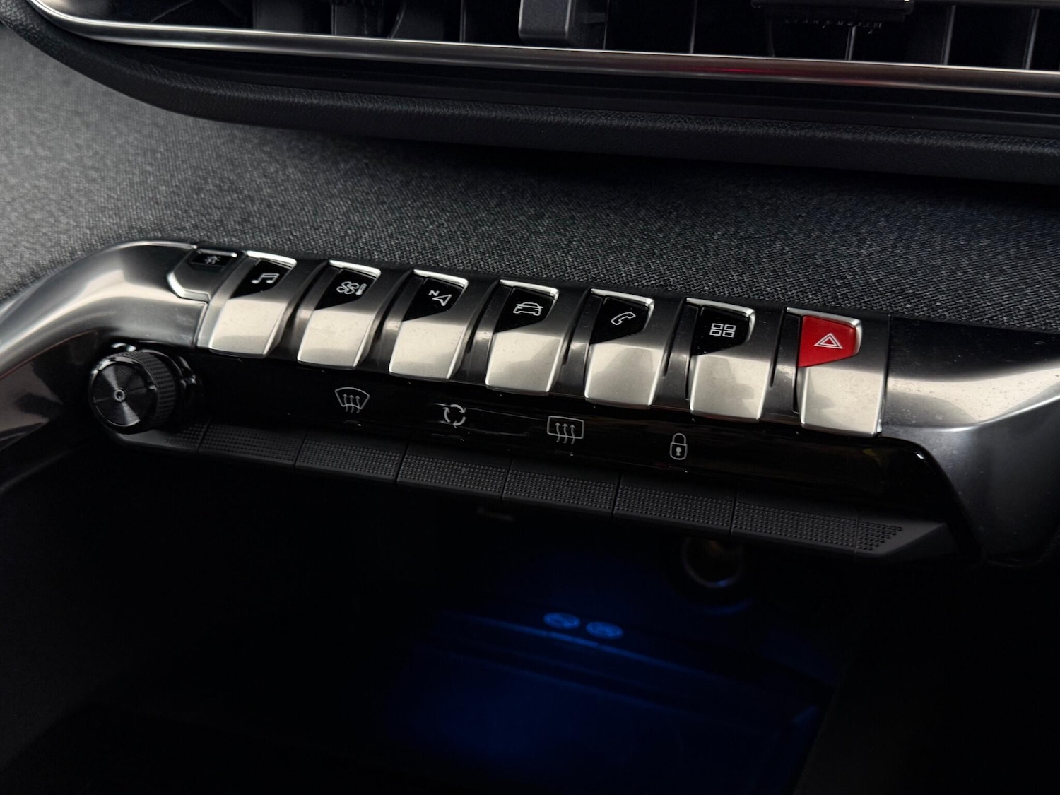 Used Peugeot 3008 2018 for sale - 77143281: Photo 44