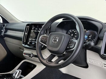 Used Volvo XC40 2021 for sale - 79577520: Photo