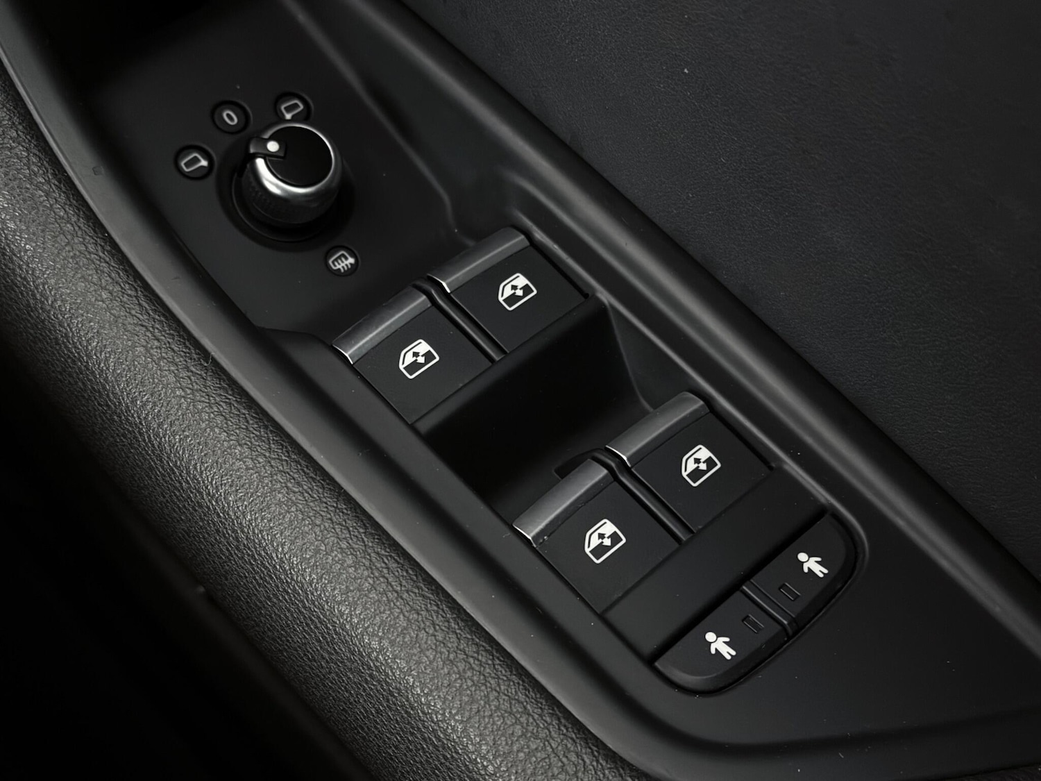 Used Audi A4 2016 for sale - 77180833: Photo 32