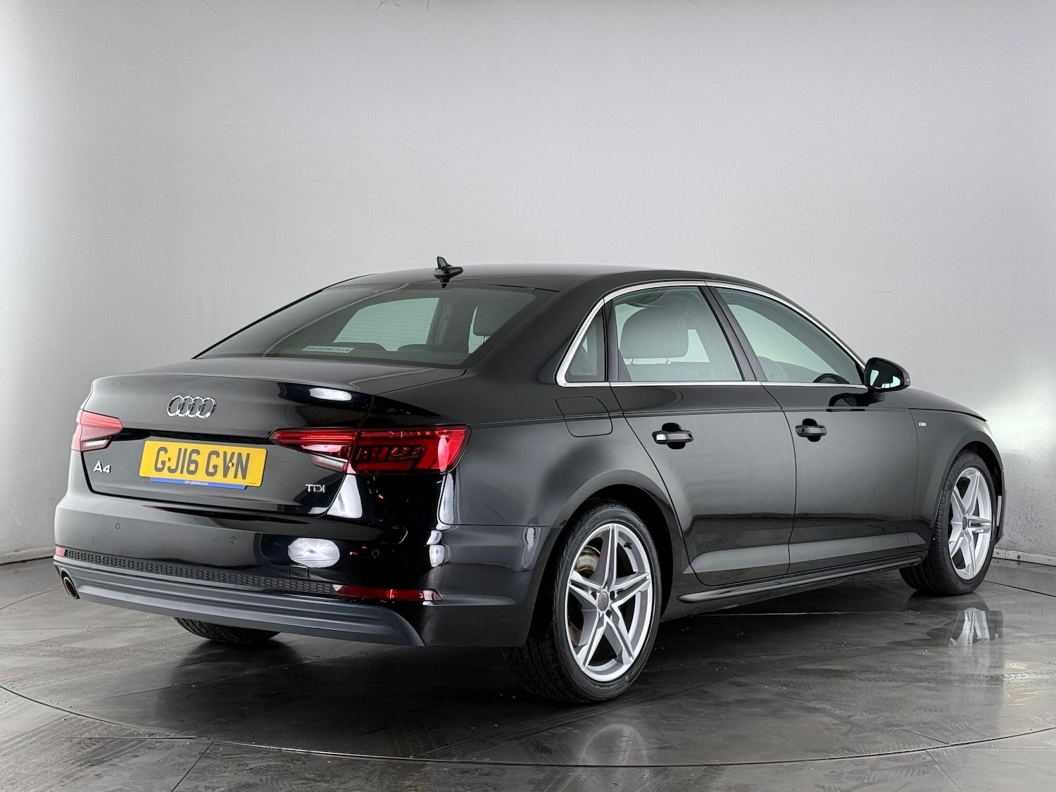 Used Audi A4 2016 for sale - 77180833: Photo 5