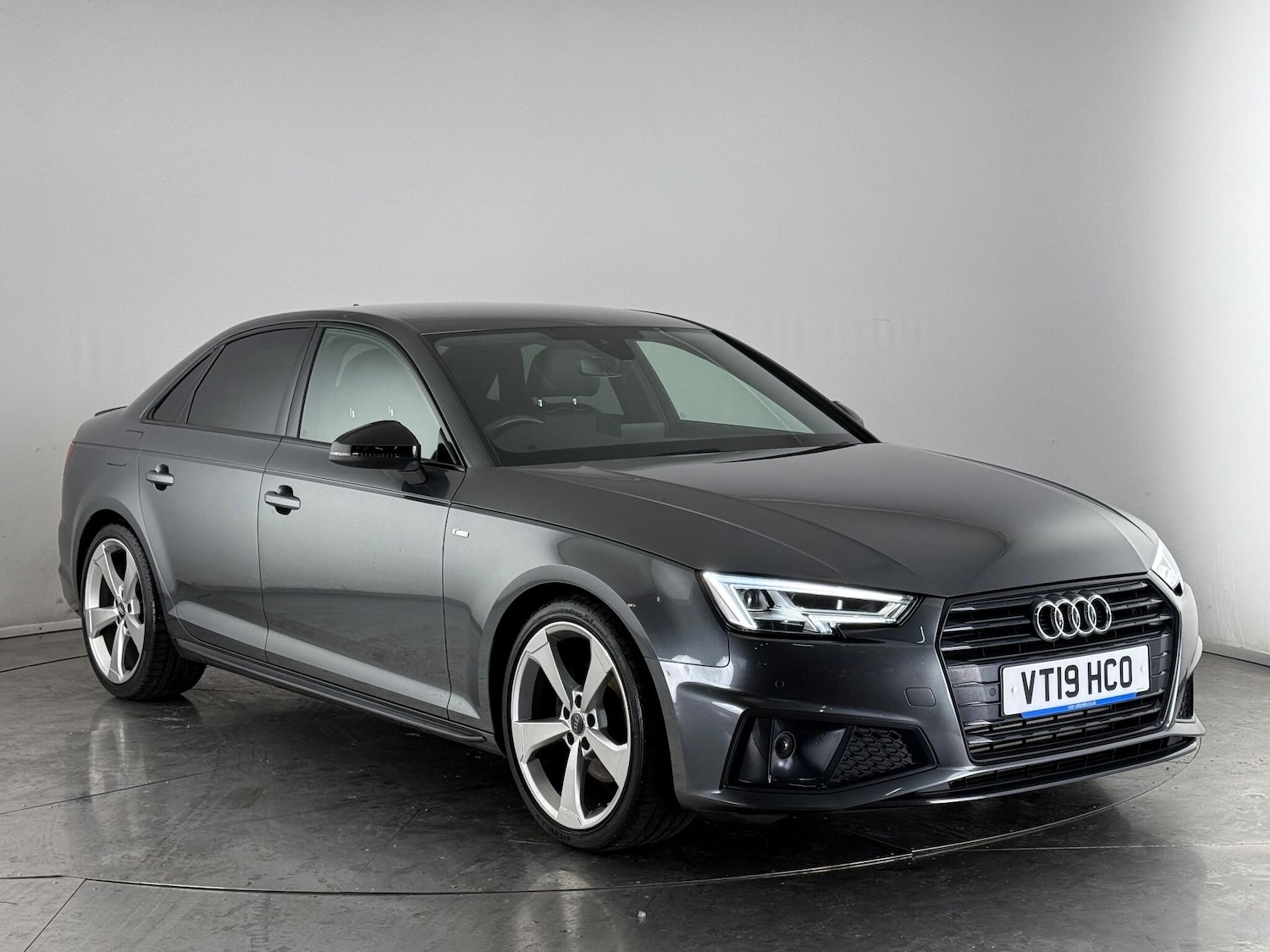 Used Audi A4 2019 for sale - 76468442: Photo 1
