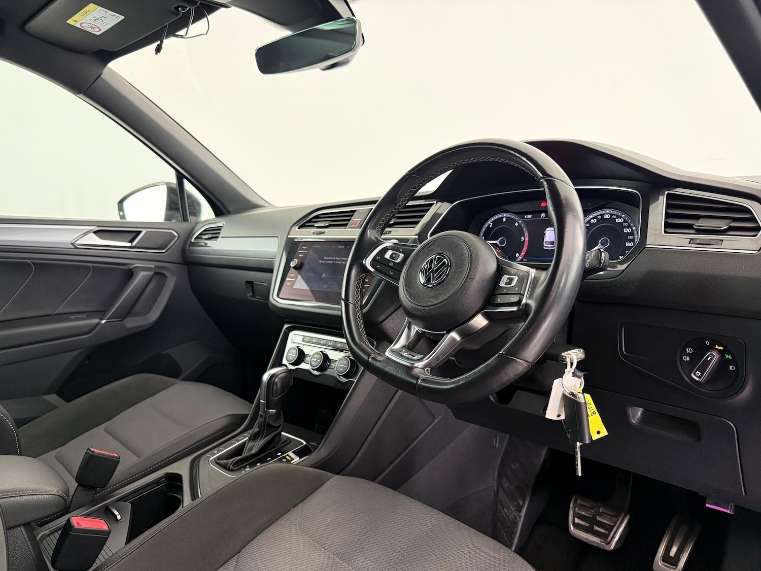 Used Volkswagen Tiguan 2018 for sale - 77242922: Photo 11