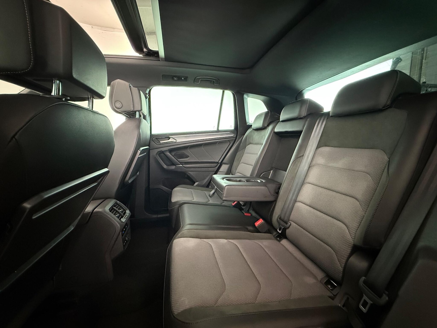 Used Volkswagen Tiguan 2018 for sale - 77242922: Photo 15