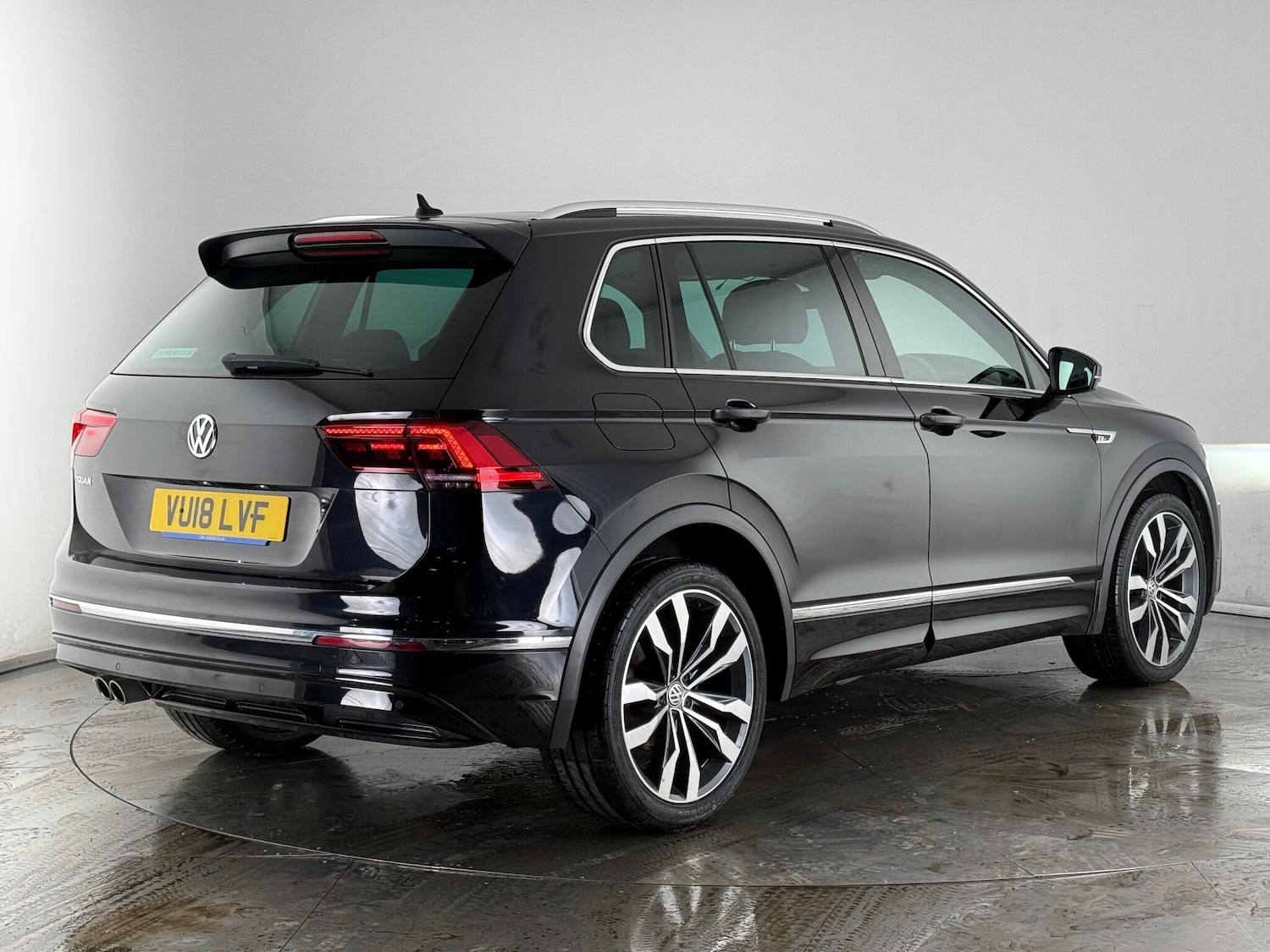 Used Volkswagen Tiguan 2018 for sale - 77242922: Photo 3