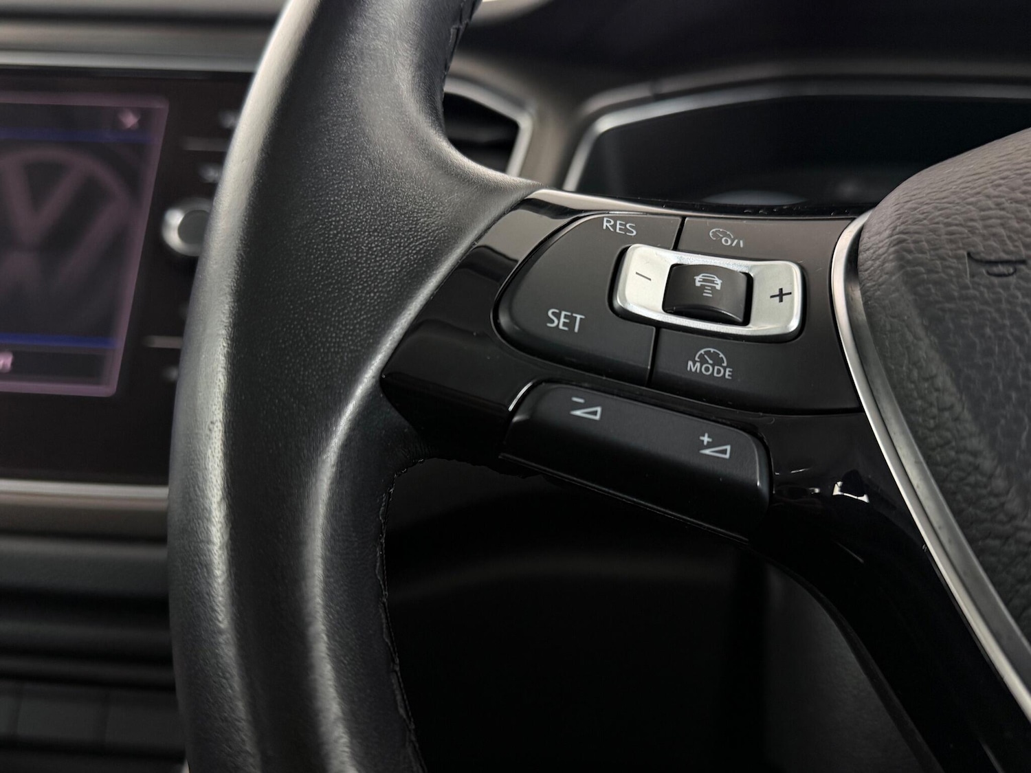 Used Volkswagen T-Roc 2018 for sale - 77246456: Photo 18