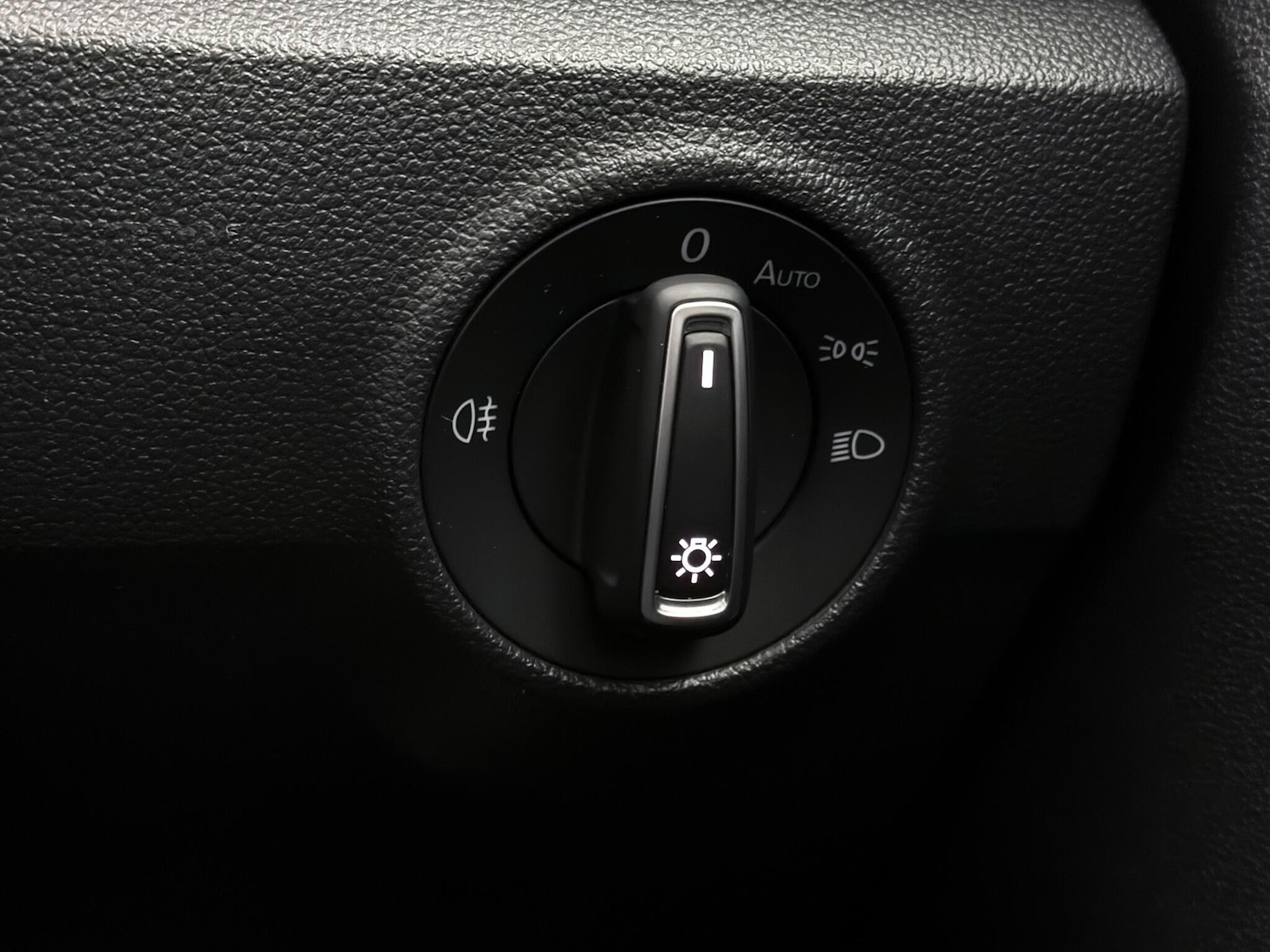 Used Volkswagen T-Roc 2018 for sale - 77246456: Photo 23