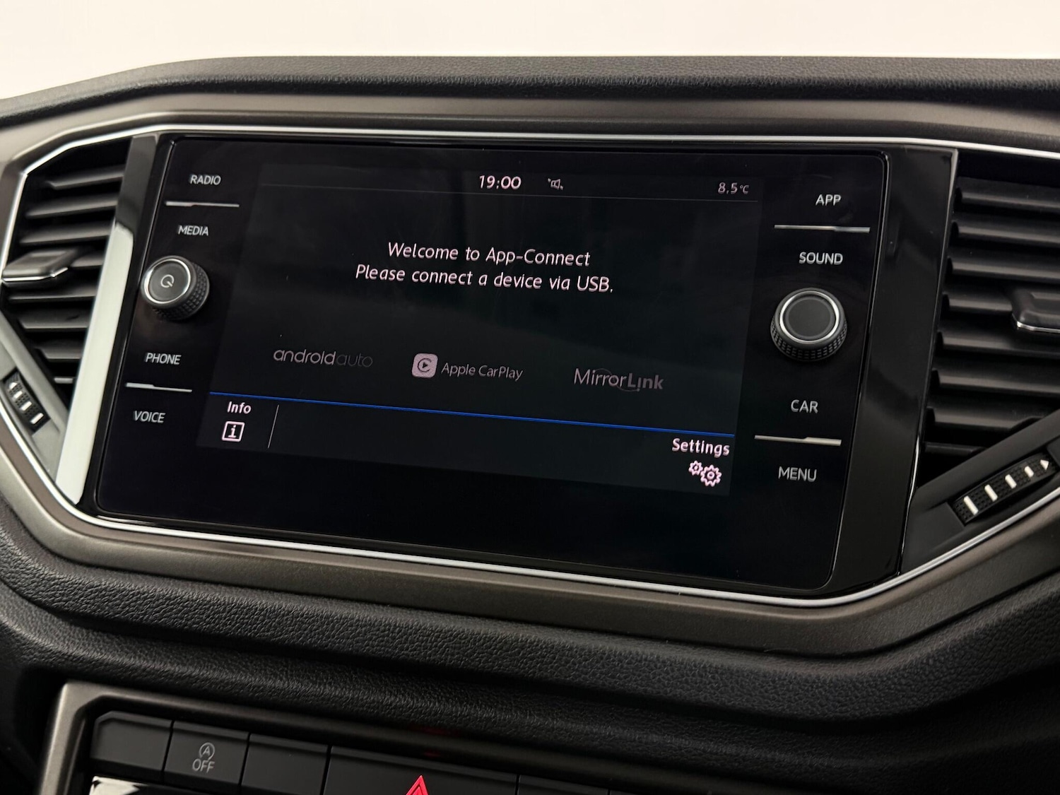 Used Volkswagen T-Roc 2018 for sale - 77246456: Photo 25