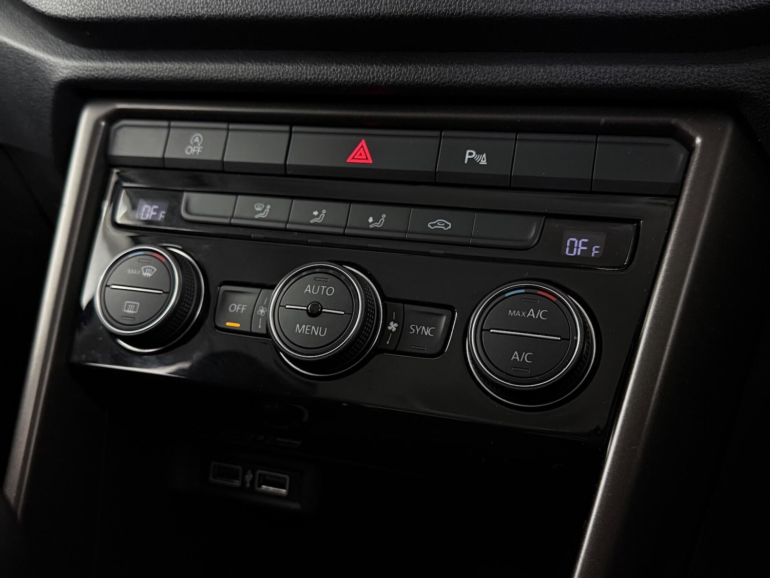 Used Volkswagen T-Roc 2018 for sale - 77246456: Photo 35