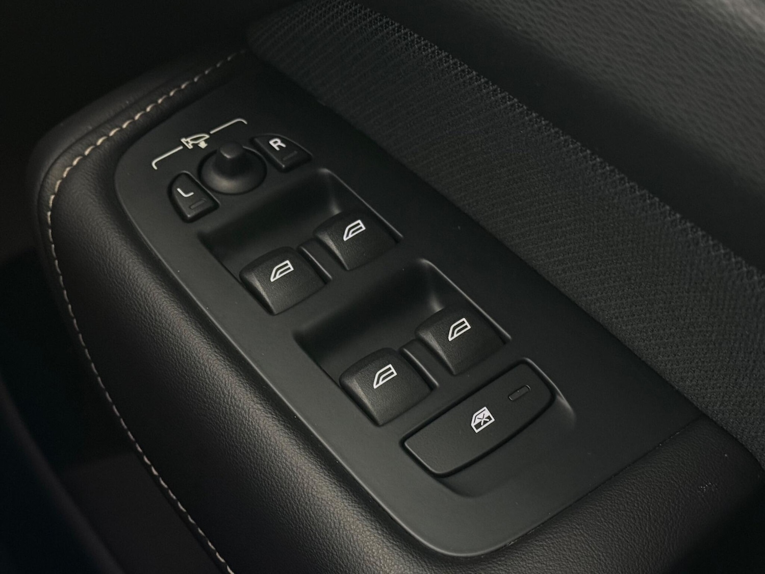 Used Volvo XC60 2019 for sale - 77575497: Photo 23