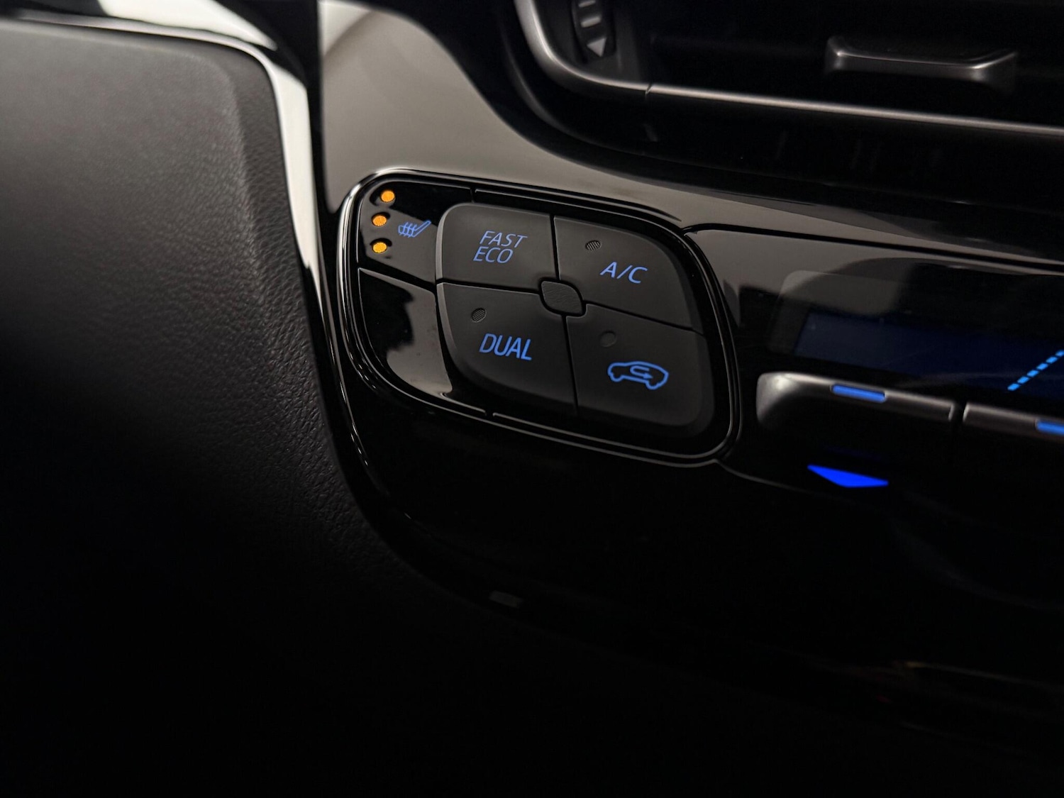 Used Toyota C-HR 2019 for sale - 77180897: Photo 28