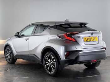 Used Toyota C-HR 2019 for sale - 77180897: Photo