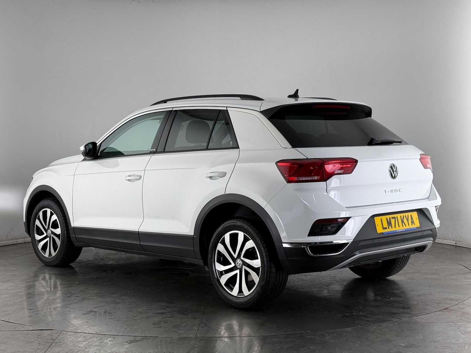 Used Volkswagen T-Roc 2021 for sale - 77181033: Photo 4