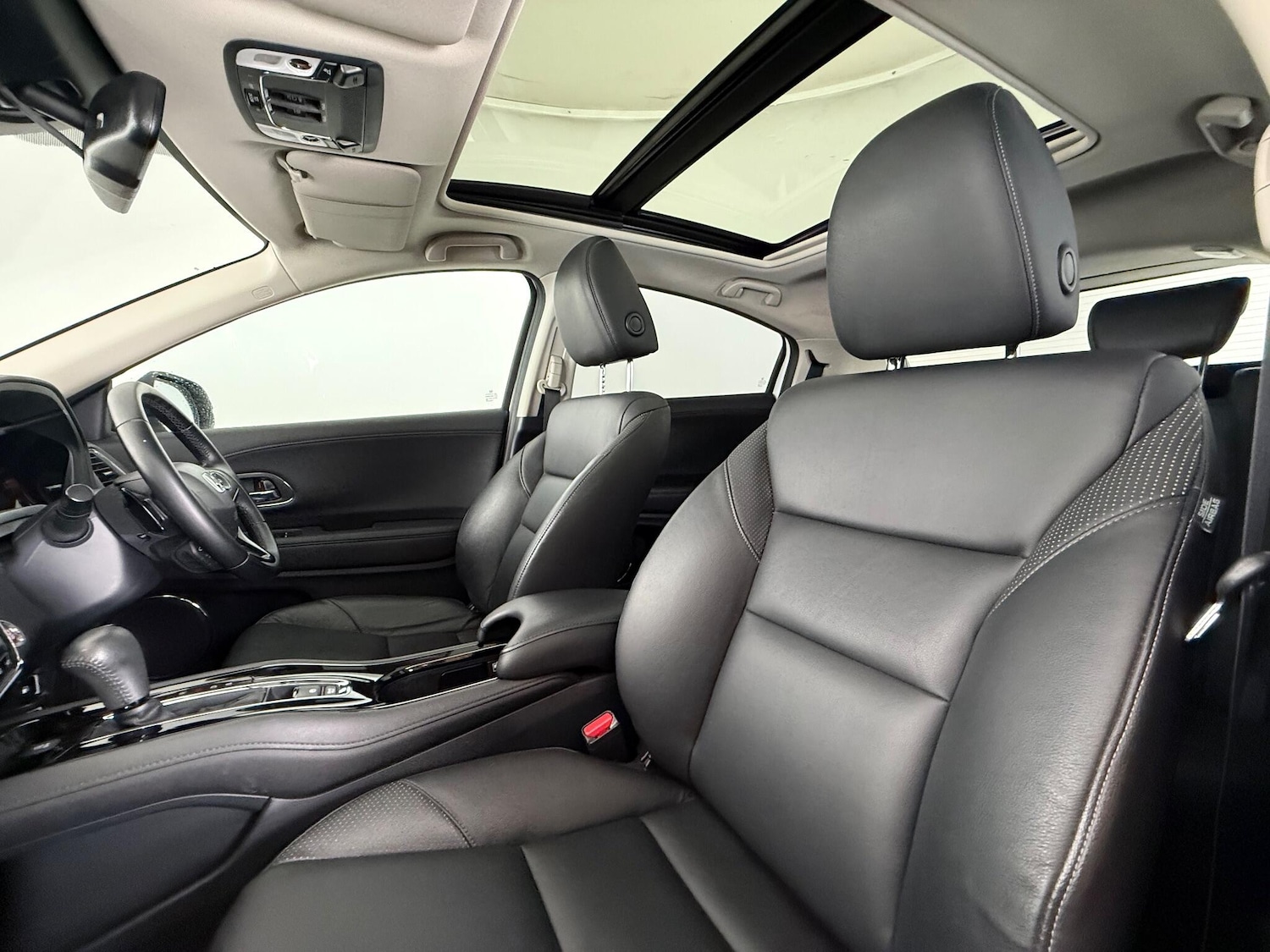 Used Honda HR-V 2017 for sale - 77242944: Photo 12