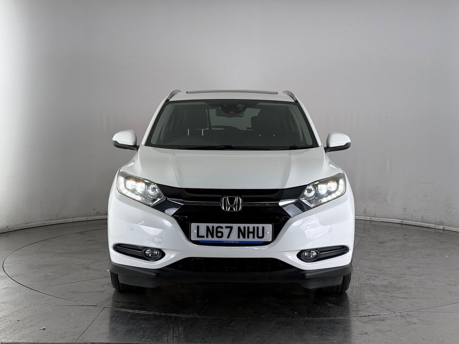 Used Honda HR-V 2017 for sale - 77242944: Photo 2