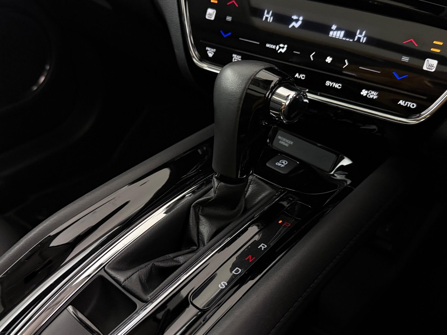 Used Honda HR-V 2017 for sale - 77242944: Photo 32