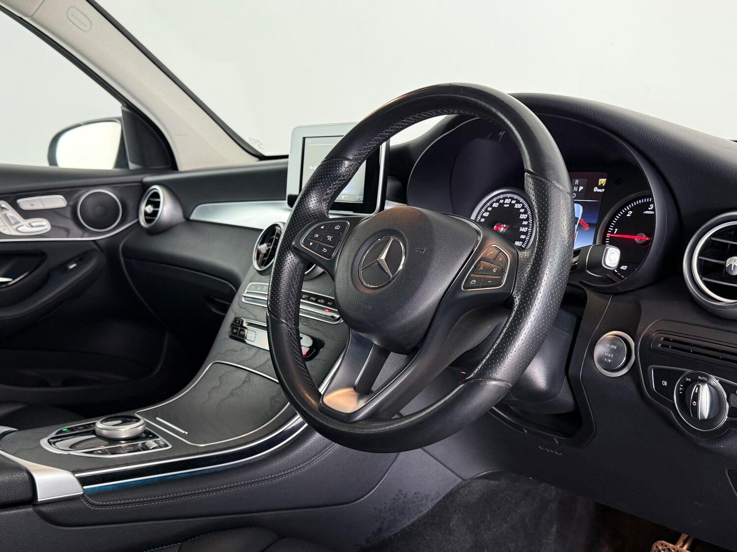 Used Mercedes-Benz GLC 2018 for sale - 77364847: Photo 19