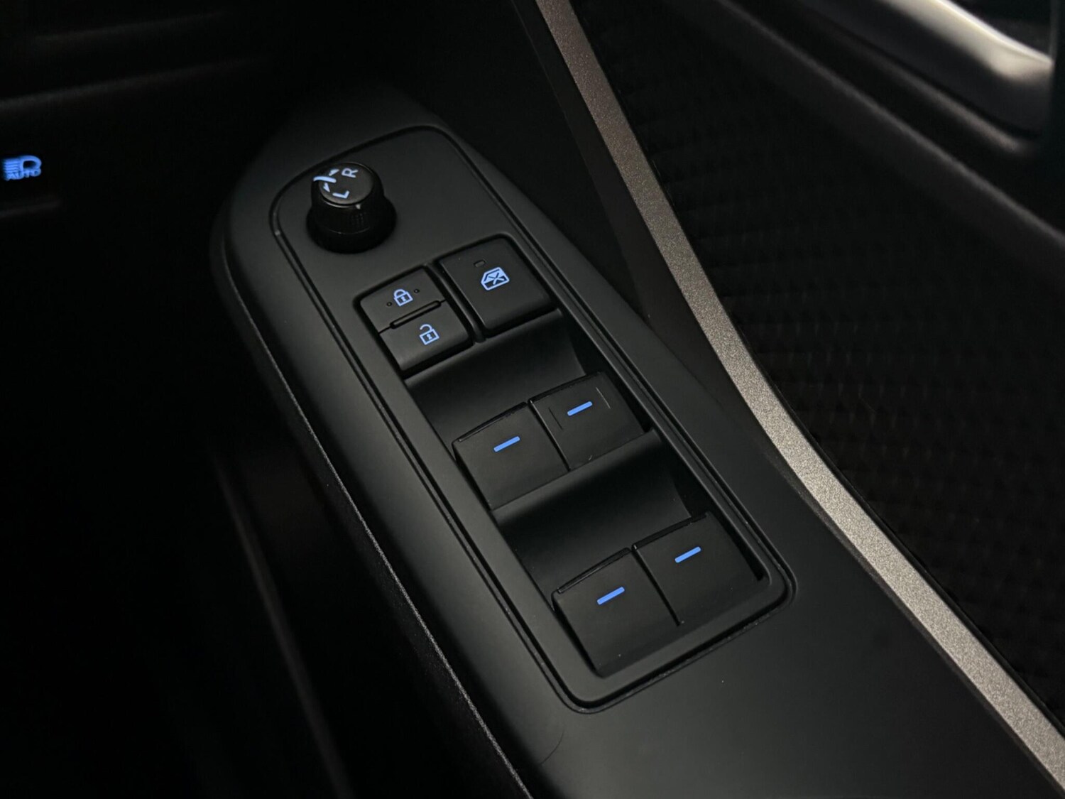 Used Toyota C-HR 2023 for sale - 78144166: Photo 21