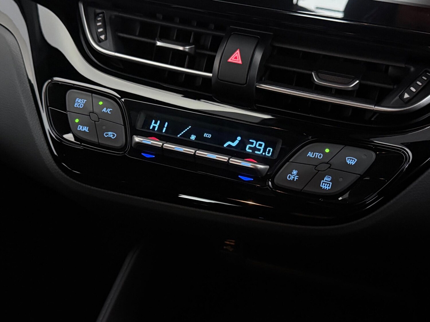 Used Toyota C-HR 2023 for sale - 78144166: Photo 30